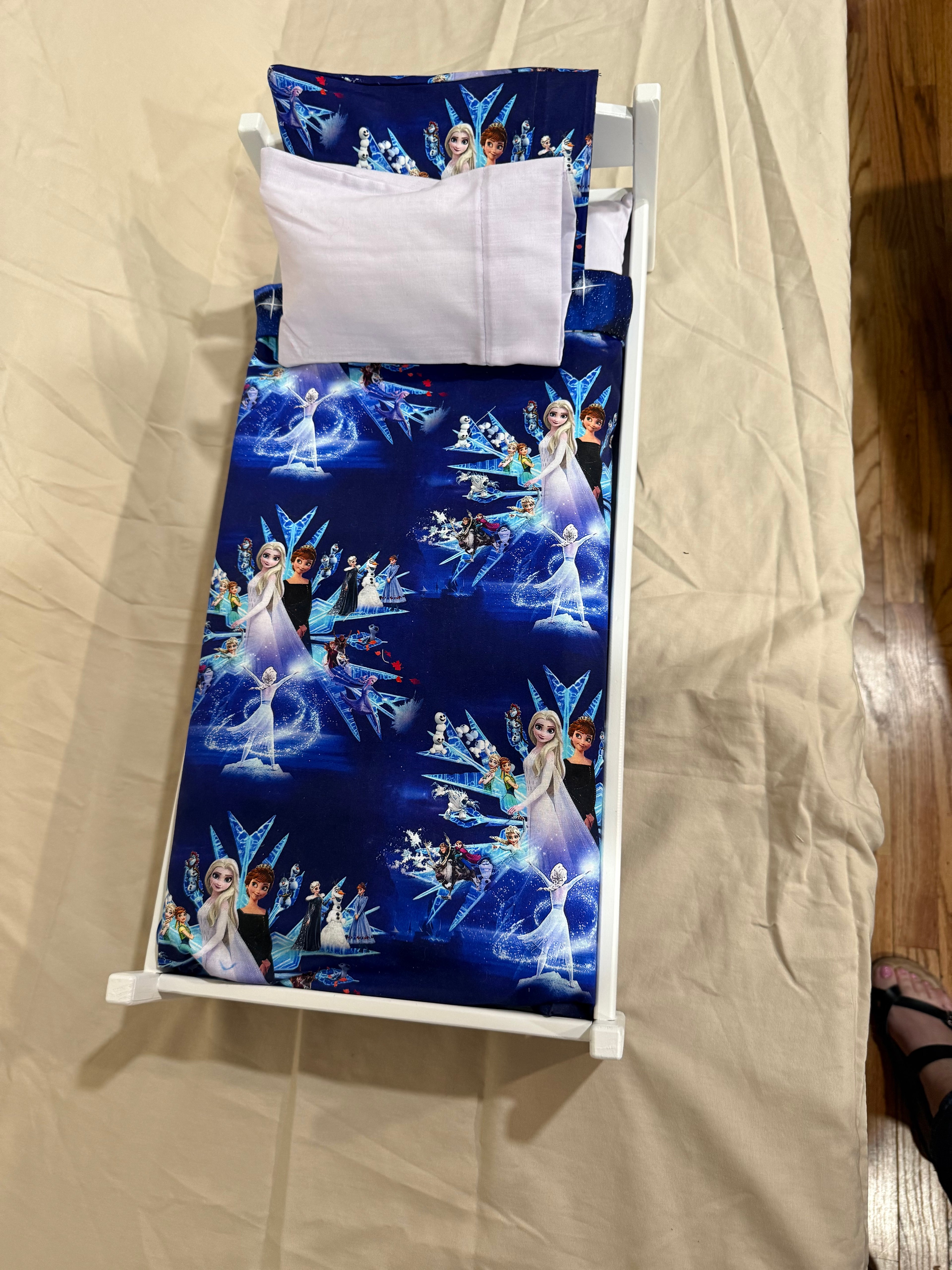 Barbie bed in blue Frozen bedding