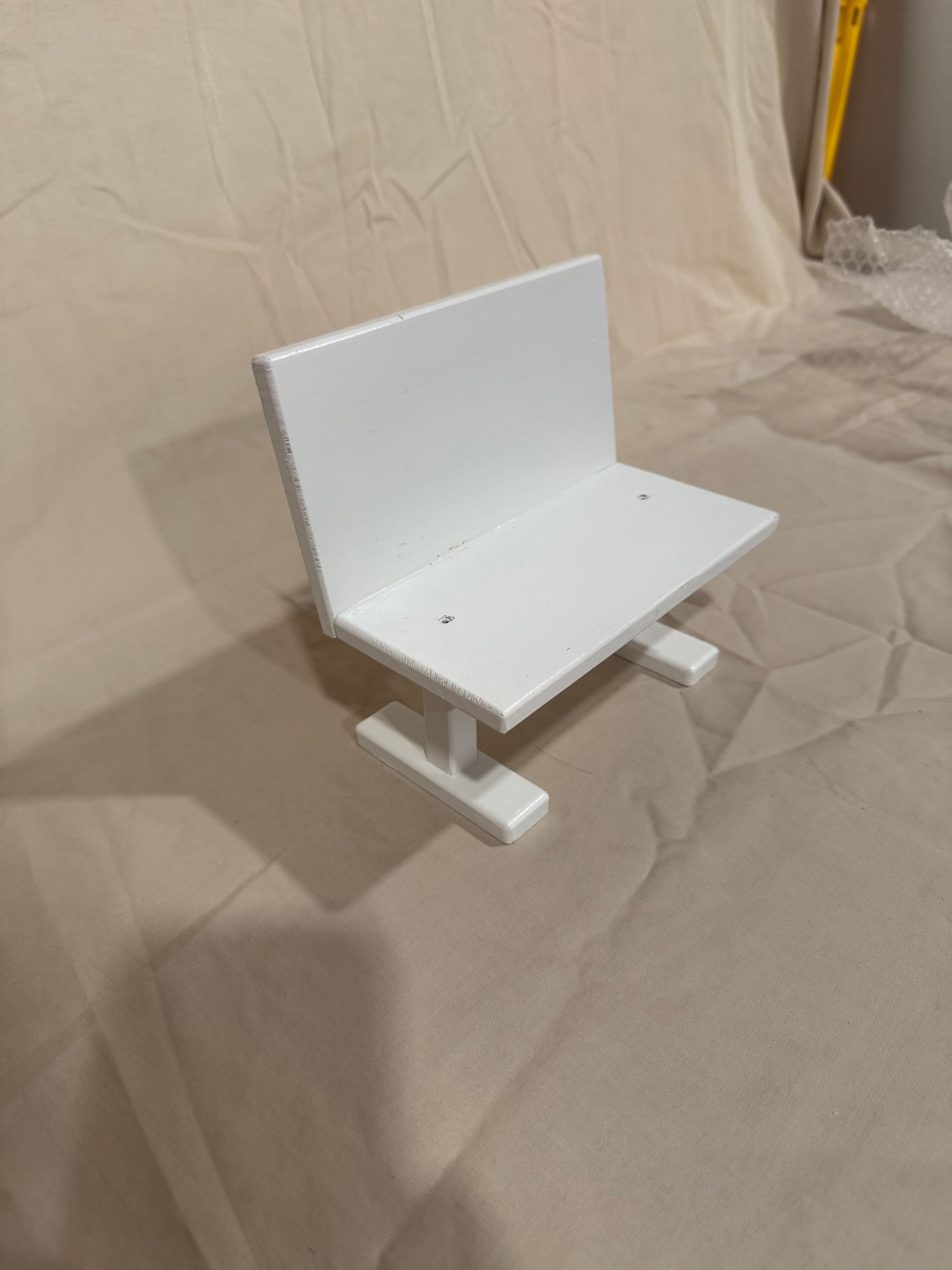 Barbie bus stop bench in white (doll not included)