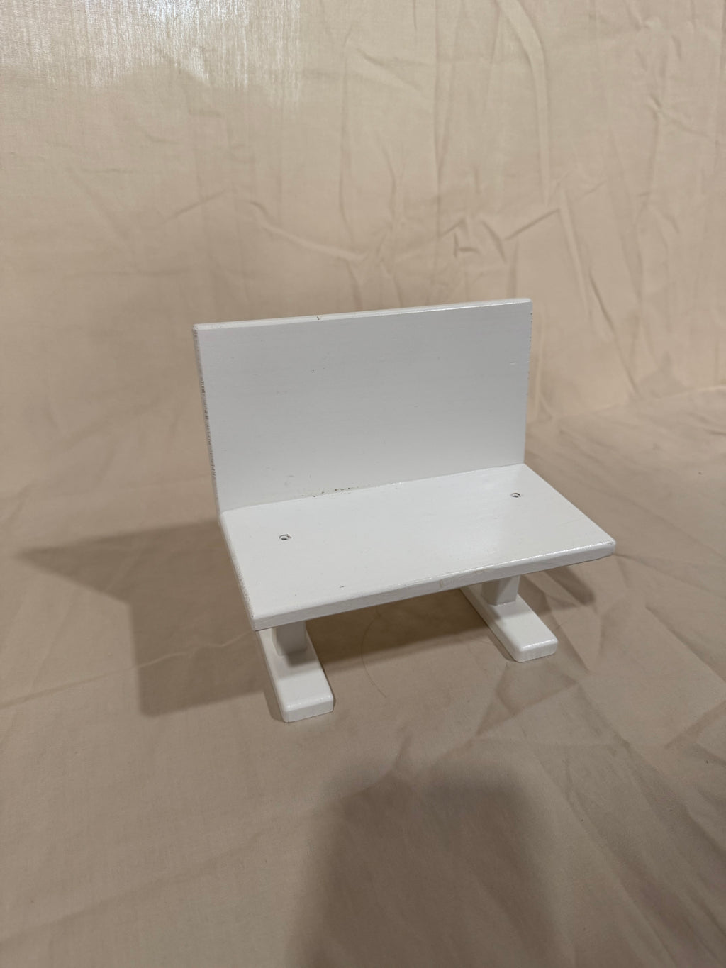 Barbie bus stop bench in white (doll not included)